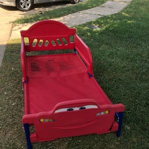 Toddler bed